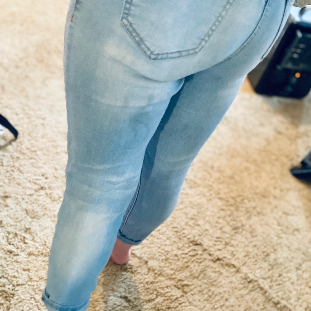 Distressed Skinny Jeans - Picture 4 of 5